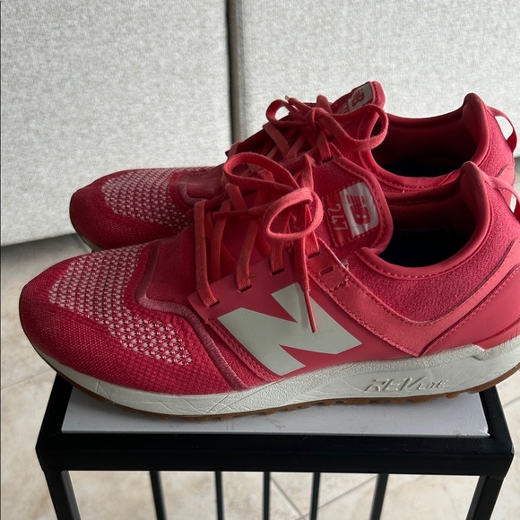 New Balance Coral Pink Knit Low-Top Sneakers - Picture 5 of 5